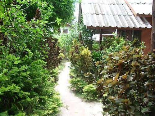 Save Bungalows Тау Экстерьер фото